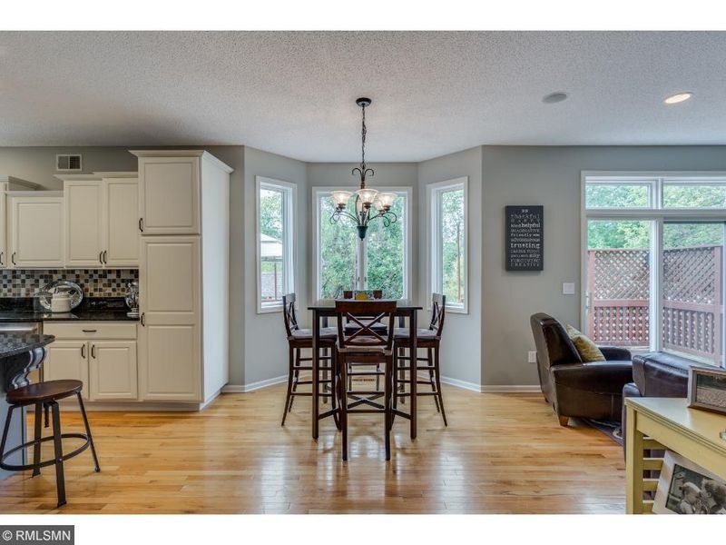 18400 Chennault Way, Eden Prairie, MN 55346