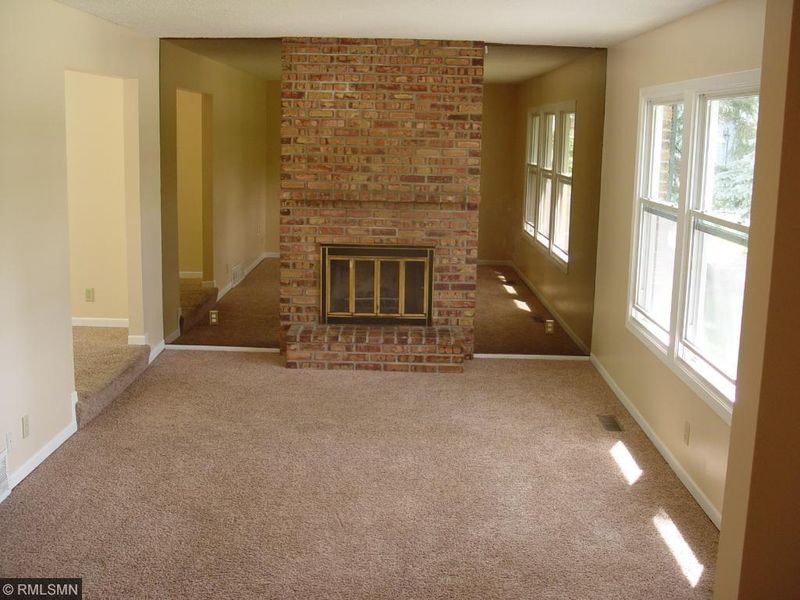 7364 Drew Ave N, Brooklyn Park, MN 55443