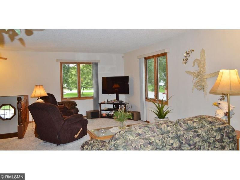 619 River Ave S, Sauk Rapids, MN 56379