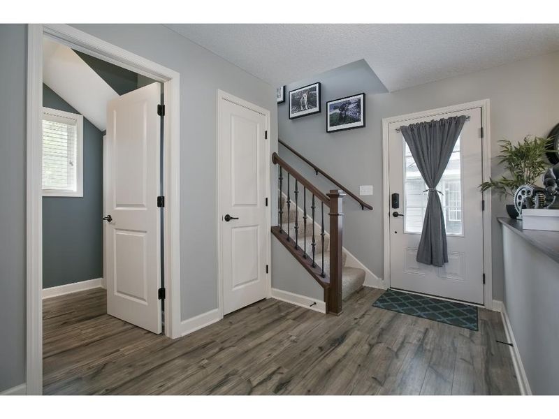 3463 Chestnut Ln, Eagan, MN 55123