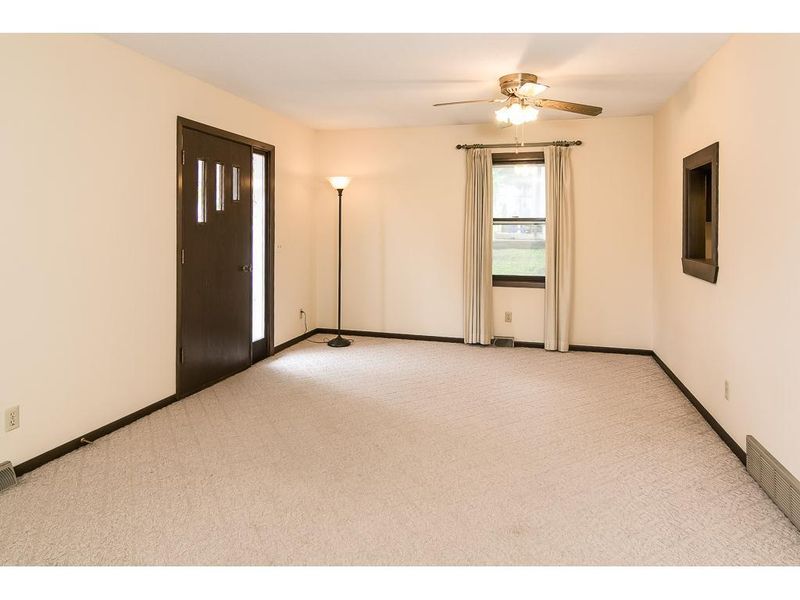 351 S Orange St, Waconia, MN 55387