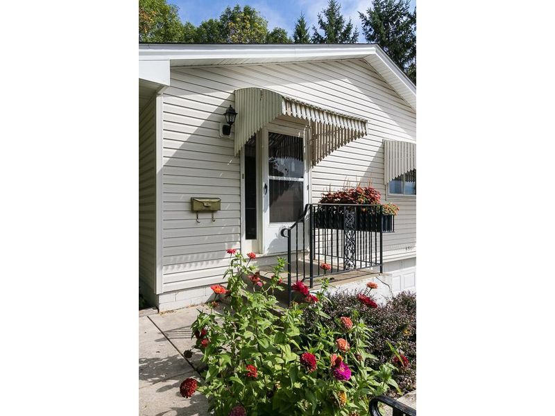 351 S Orange St, Waconia, MN 55387