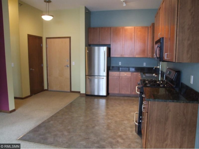 2650 University Ave W #216, Saint Paul, MN 55114