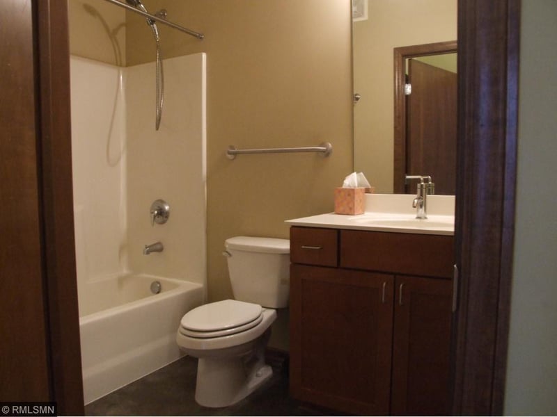 2650 University Ave W #216, Saint Paul, MN 55114