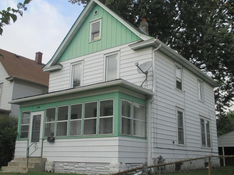 1011 Fuller Ave, Saint Paul, MN 55104
