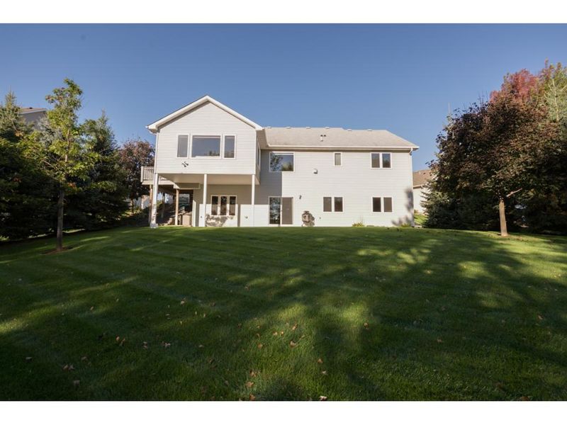 13832 Belmont Trl, Rosemount, MN 55068