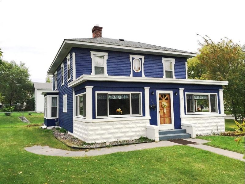 206 Maple St, Sauk Centre, MN 56378