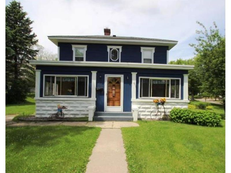 206 Maple St, Sauk Centre, MN 56378