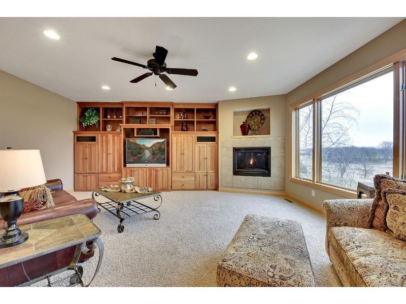 1601 Sparrow Rd, Waconia, MN 55387