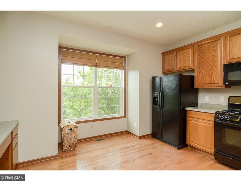 9973 Pincherry Ln, Eden Prairie, MN 55347