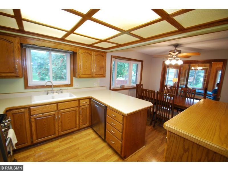 8669 Xenium Ln N, Maple Grove, MN 55369
