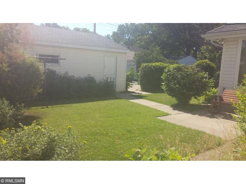 1552 Atlantic St, Saint Paul, MN 55106