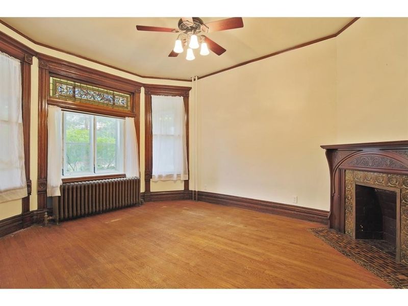 933 Burr St, Saint Paul, MN 55130