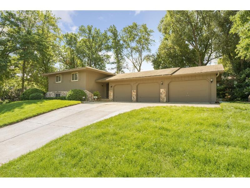 12205 28th Pl N, Plymouth, MN 55441