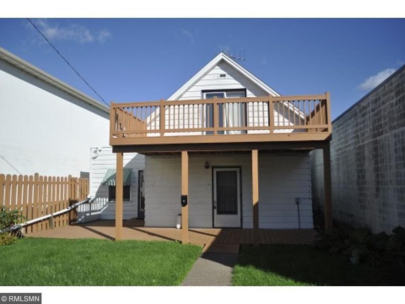 12815 Lake Blvd, Lindstrom, MN 55045