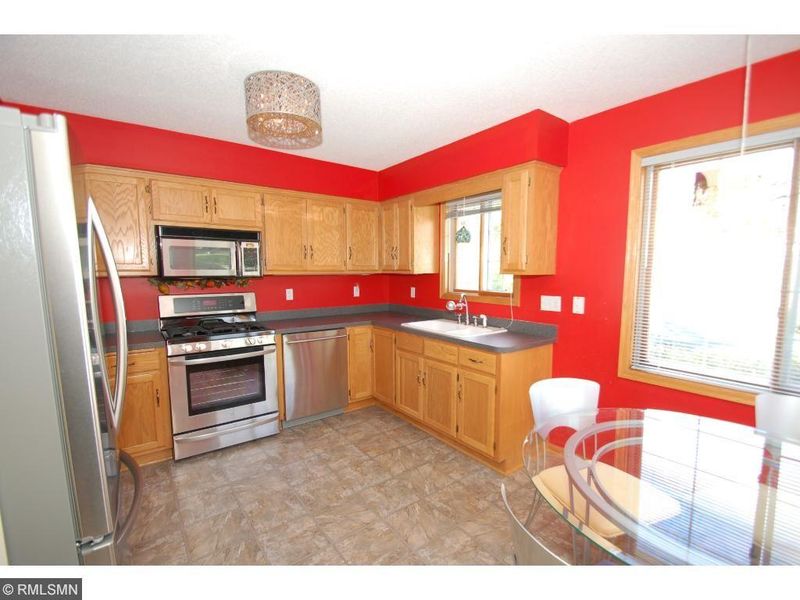 4171 Beaver Dam Rd, Eagan, MN 55122