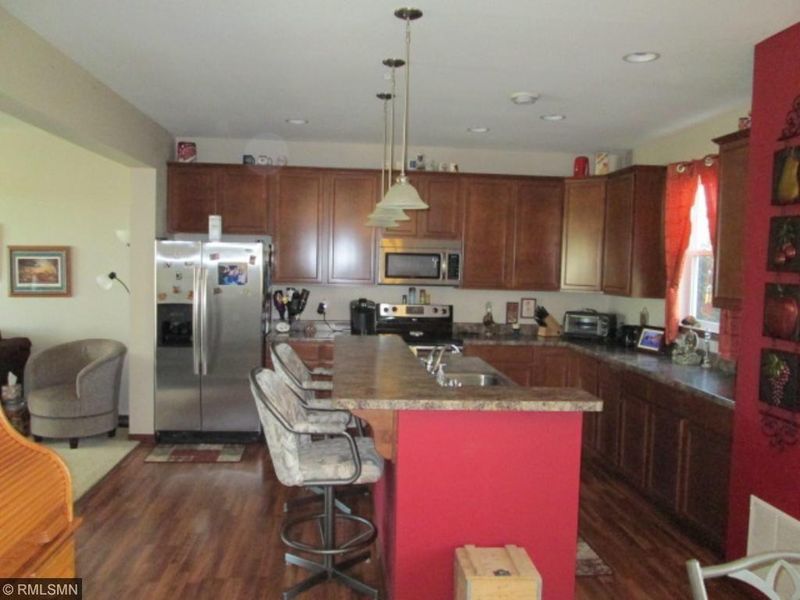 1580 Sumac Cir, Carver, MN 55315