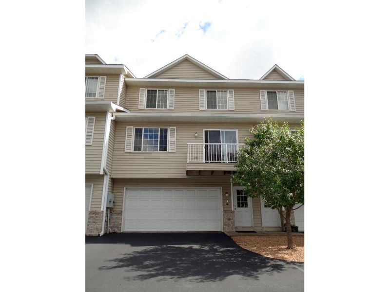 1567 County Road D E #D, Maplewood, MN 55109