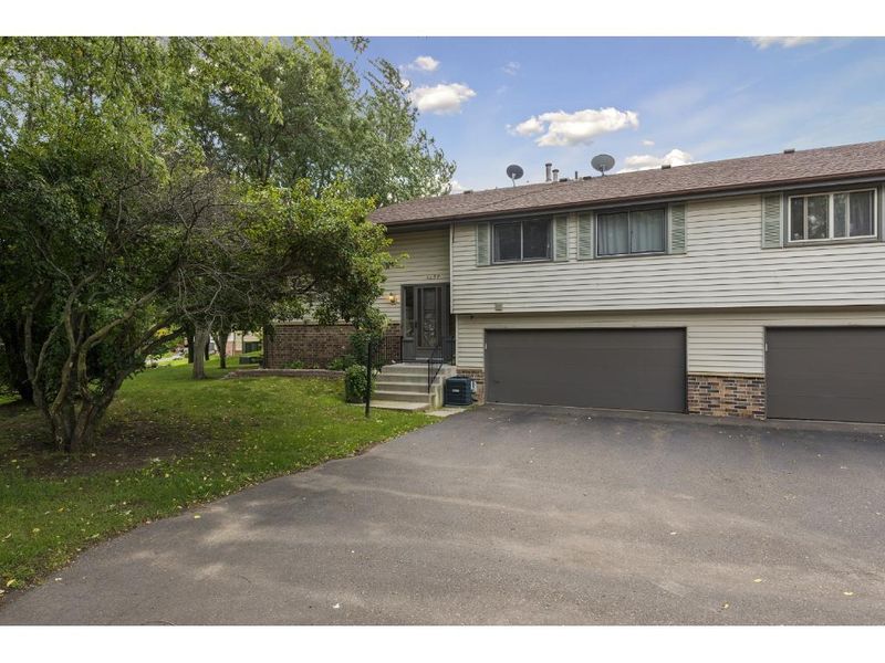 3597 Granada Pl N, Oakdale, MN 55128