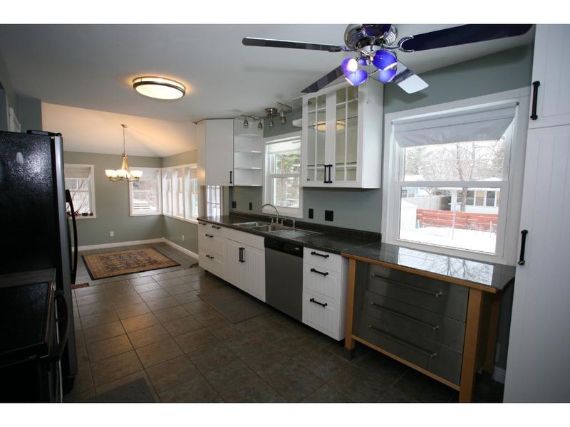 271 67th Ave NE, Fridley, MN 55432