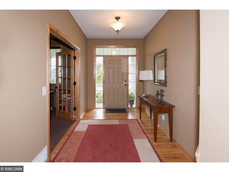 1326 Danita Cir, Shakopee, MN 55379