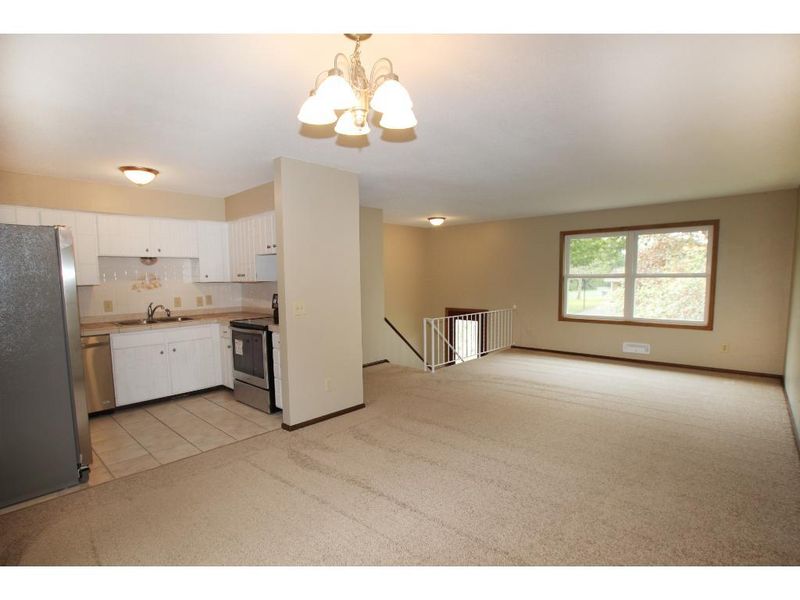 1410 Rainbow Ave, Maple Plain, MN 55359
