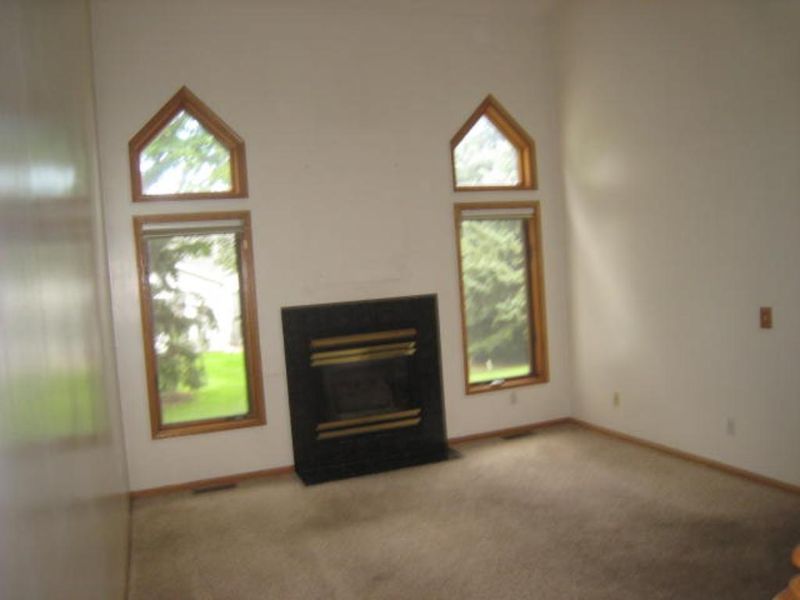 8735 Norway St NW, Coon Rapids, MN 55433