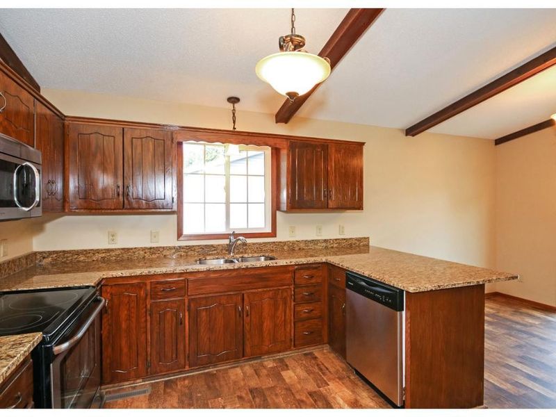 532 79th Ave N, Brooklyn Park, MN 55444