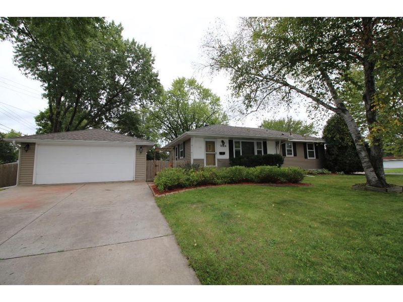 7024 Janell Ave N, Brooklyn Park, MN 55428