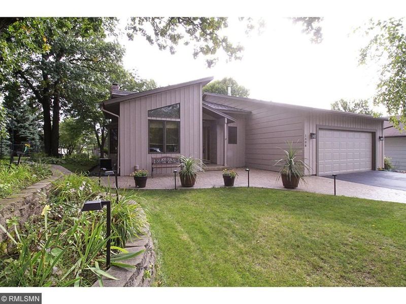 1408 Rebecca Ln, Eagan, MN 55122