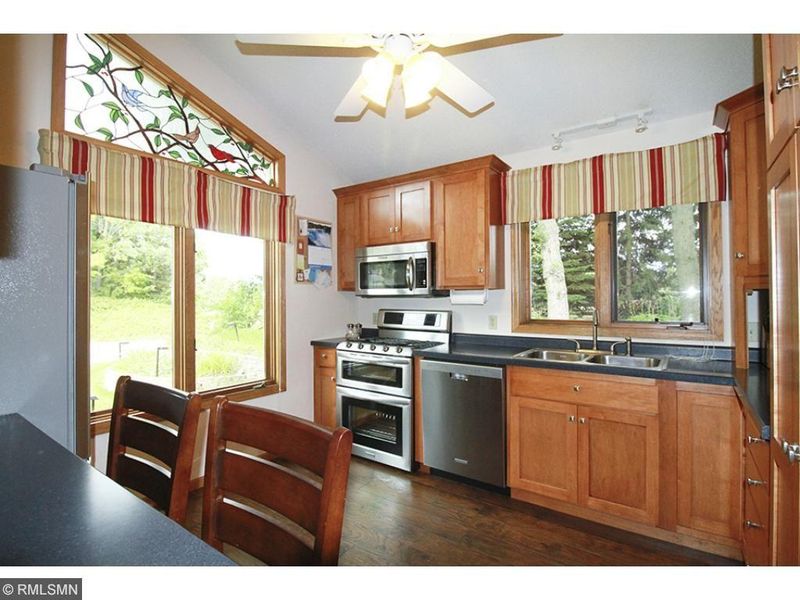1408 Rebecca Ln, Eagan, MN 55122