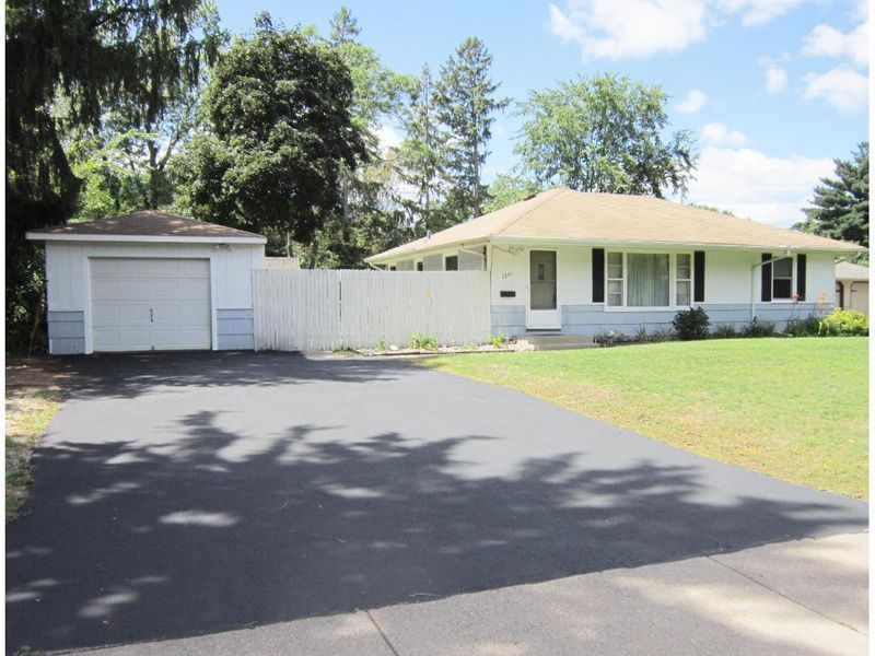 6249 Sumter Ave N, Brooklyn Park, MN 55428