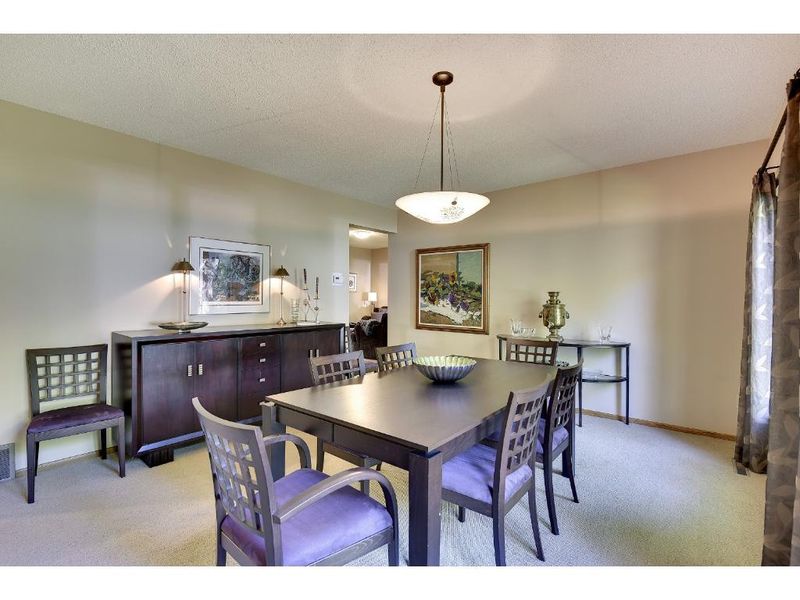 16501 Limerick Ln, Minnetonka, MN 55345
