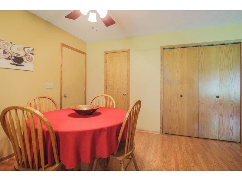 4092 White Bear Pw, White Bear Lake, MN 55110