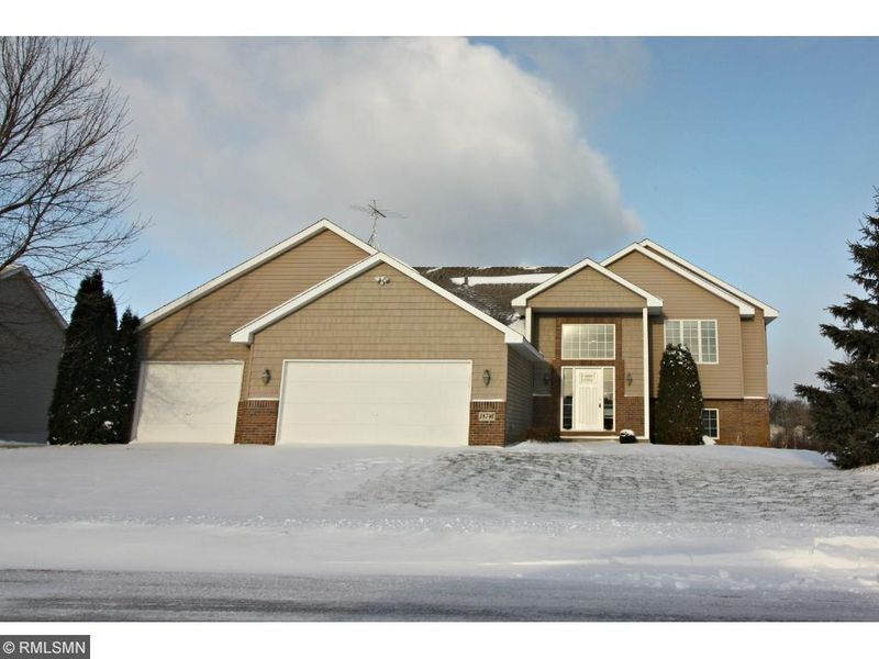18746 Providence Dr, Big Lake, MN 55309