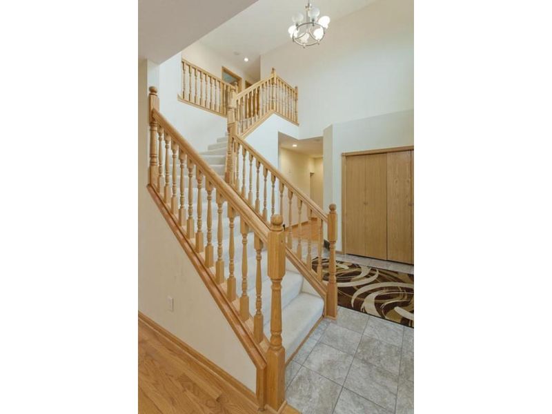 2263 Tilsen Ct E, Maplewood, MN 55119