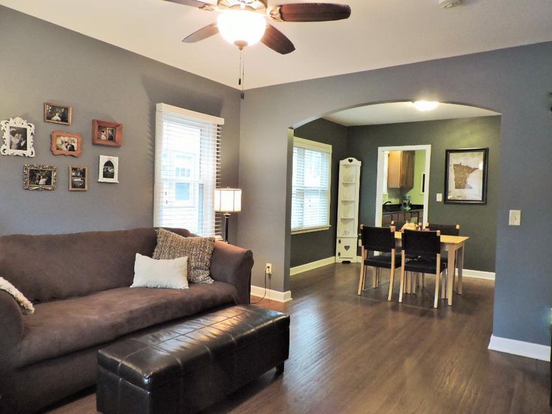 1133 Lane Pl, Saint Paul, MN 55106