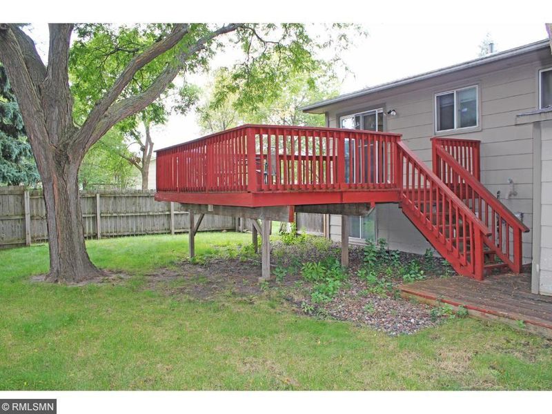 8400 Rhode Island Dr N, Brooklyn Park, MN 55445