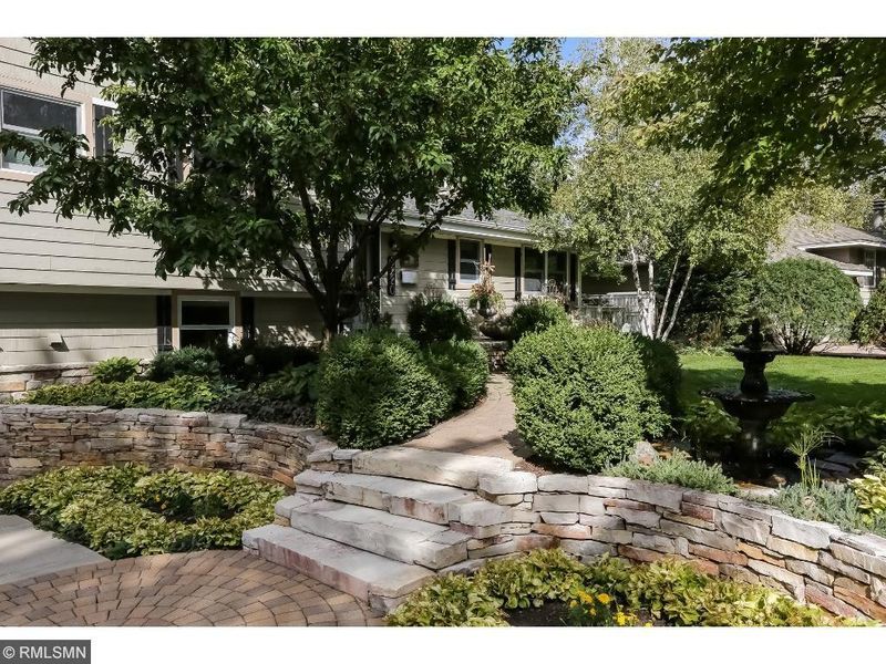 8220 Harrison Rd, Bloomington, MN 55437