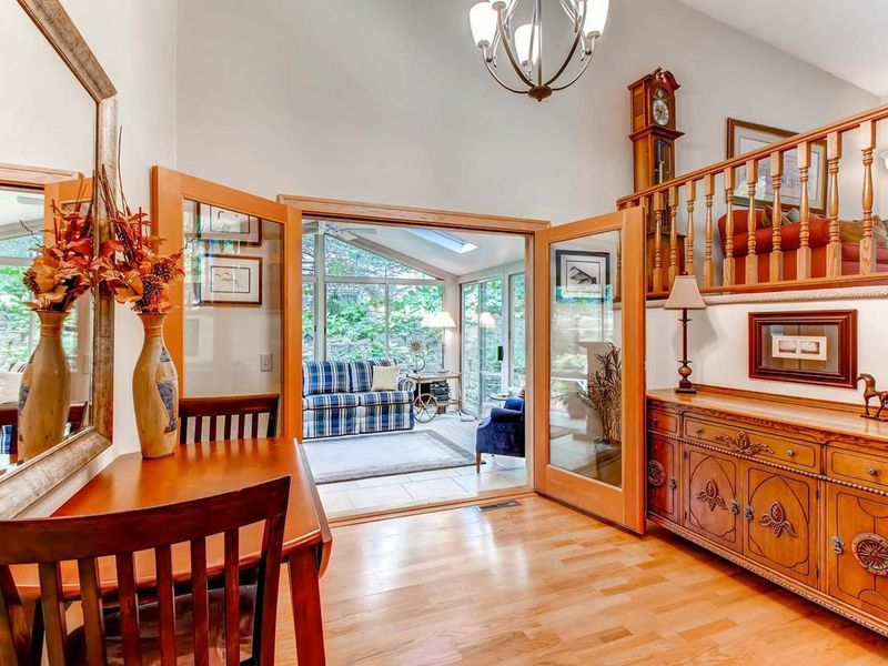 1284 Dunberry Ln, Eagan, MN 55123