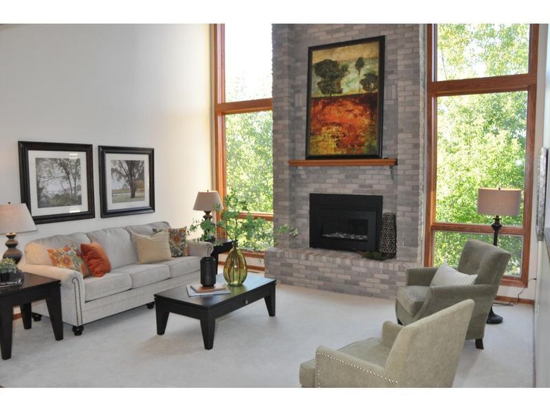 12700 Diamond Dr, Burnsville, MN 55337