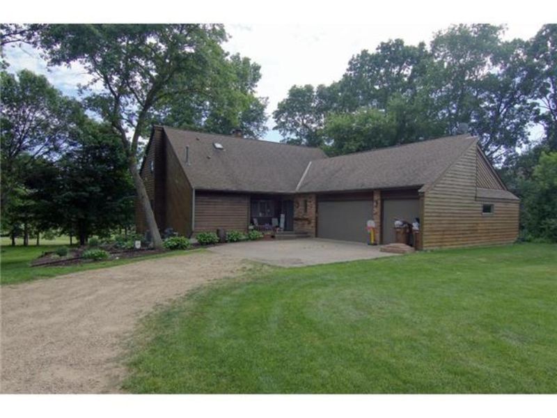 8065 59th St N, Lake Elmo, MN 55042