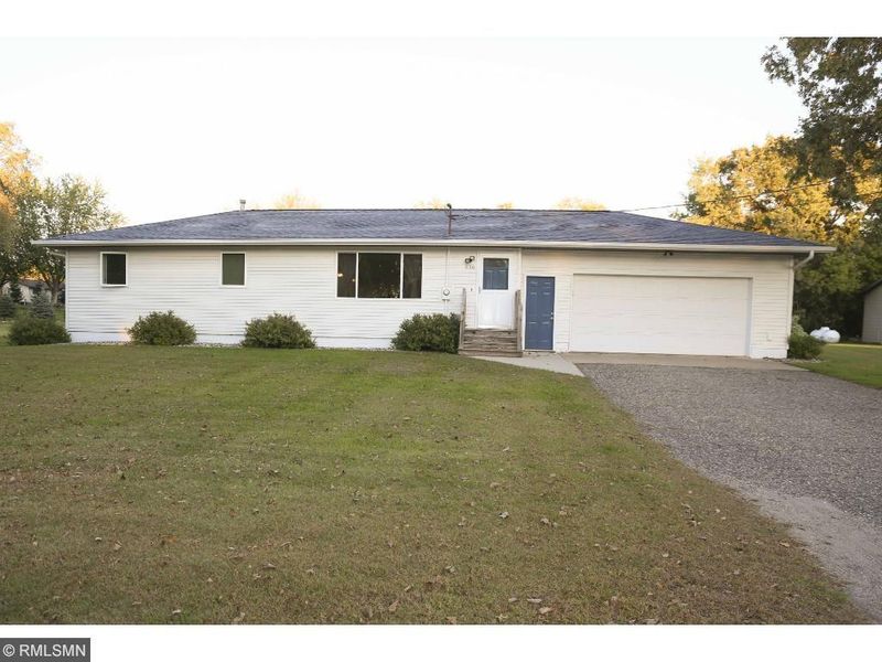 536 S Central Ave S, Richmond, MN 56368