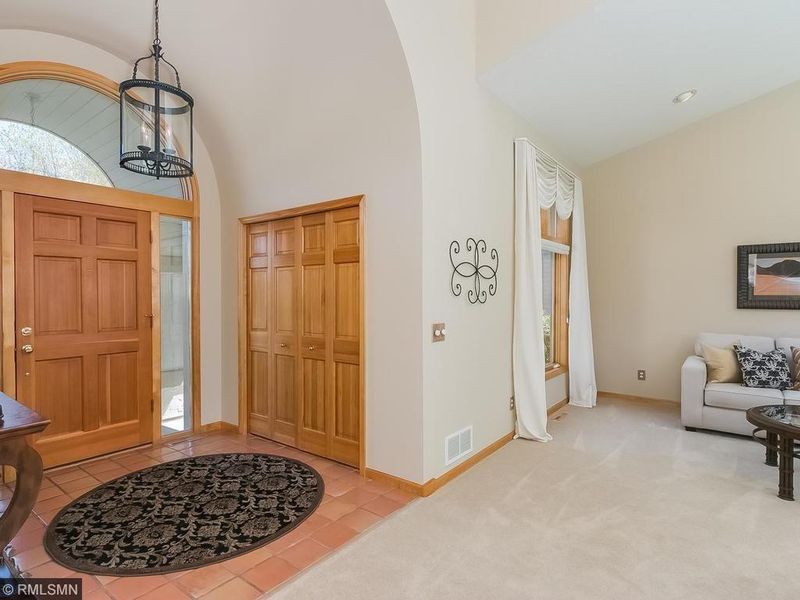 11027 Purdey Rd, Eden Prairie, MN 55347