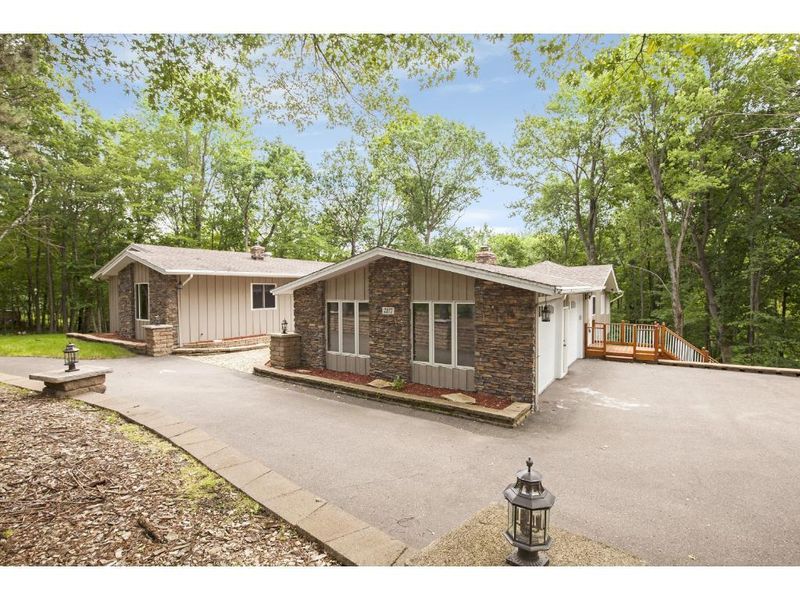 7377 101st St N, Saint Paul, MN 55110