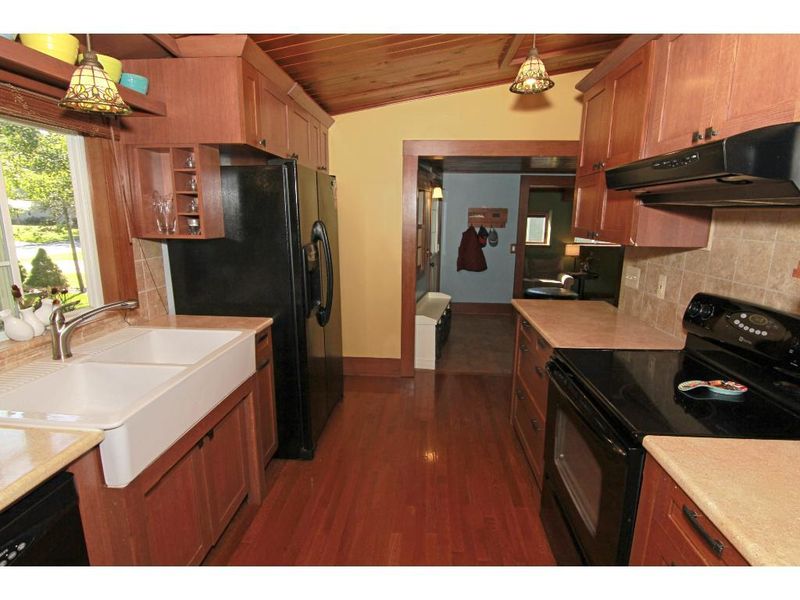 4943 Hanson Rd, Shoreview, MN 55126