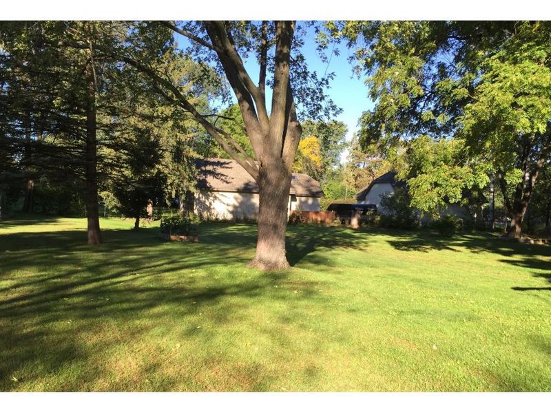 4943 Hanson Rd, Shoreview, MN 55126