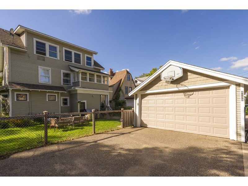 4139 Lyndale Ave S, Minneapolis, MN 55409