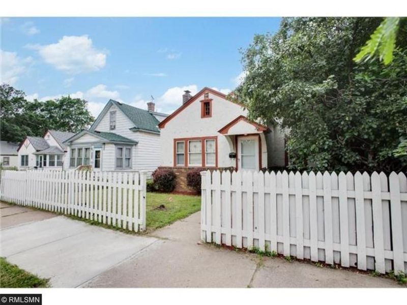 2811 James Ave N, Minneapolis, MN 55411