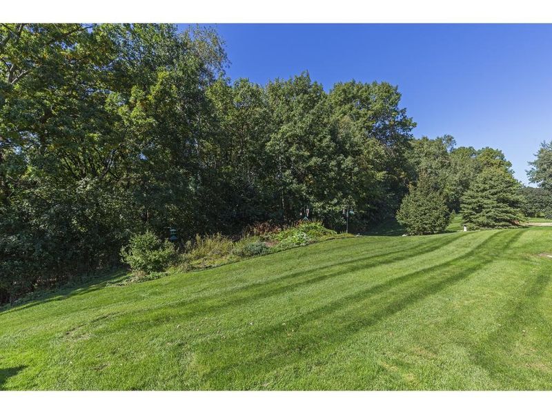 589 Sterling St S, Maplewood, MN 55119